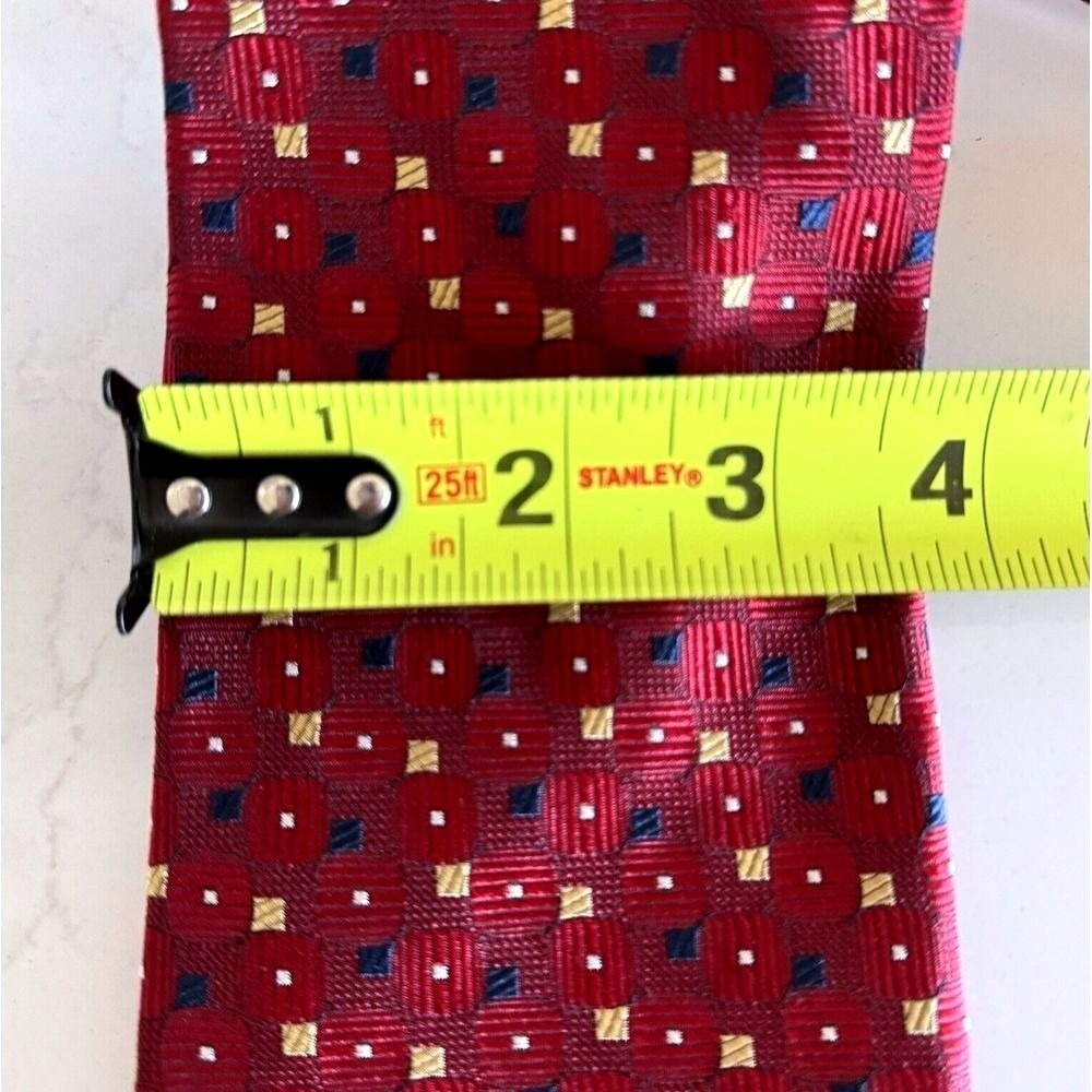 Jos A Bank Signature Collection Tie Mens OS Red Geometric Silk Woven Dot NEW - Picture 5 of 6